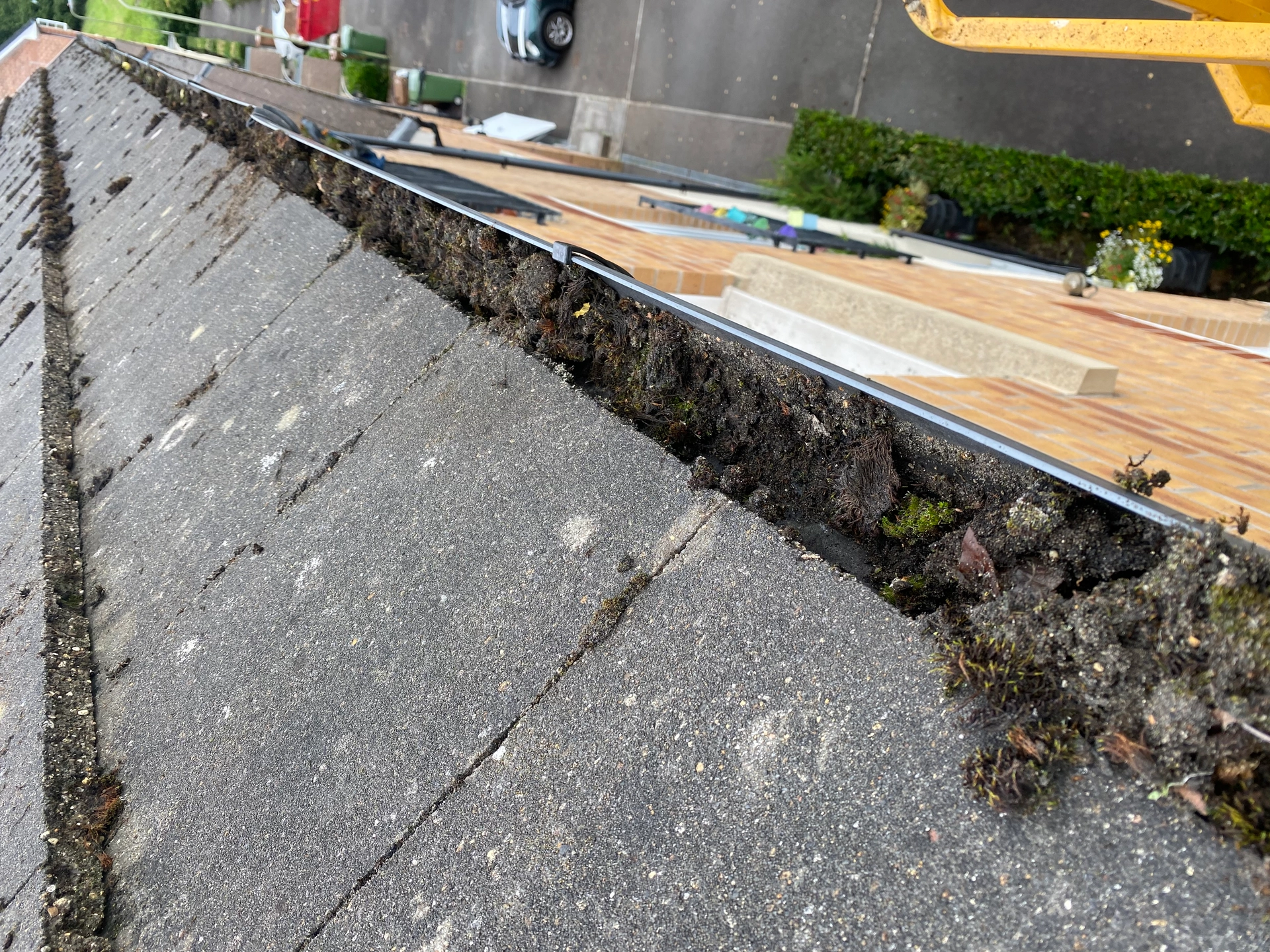 Gutter cleaning example 1